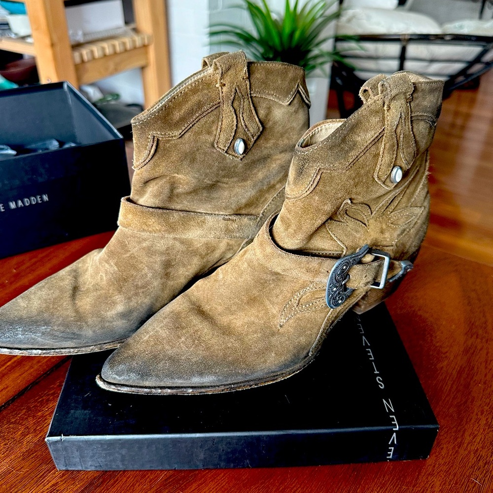 Steve Madden suede ankle boot, Blythe, size 10